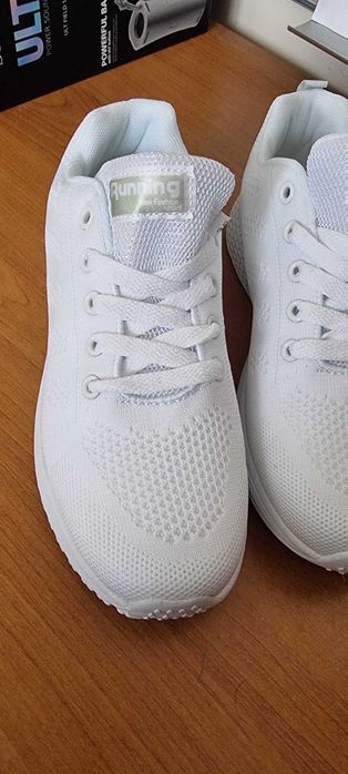 Buty damskie nowe letnie białe elastyczne 36