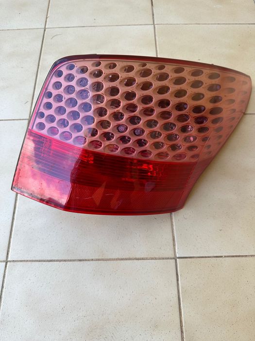 Ótica Peugeot 407 SW de 2008