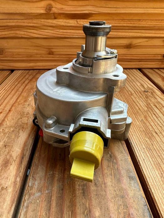 Насос вакуумний, n55,  об'єм 3.0, BMW 11667619350