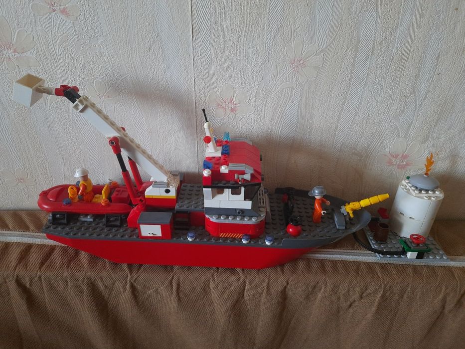 Конструктор типу Лего корабль пожежний