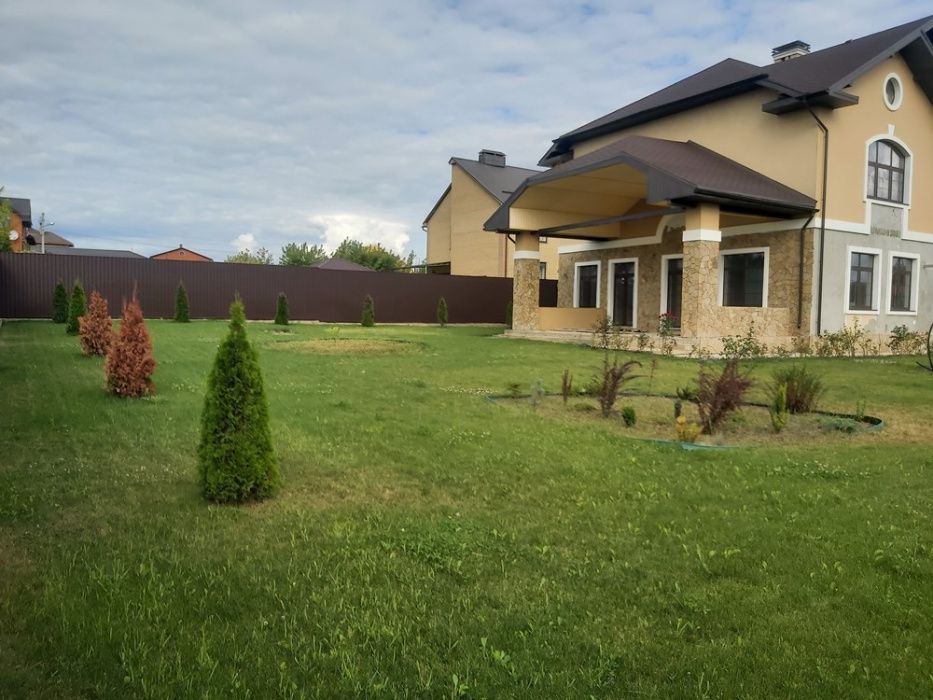 Продам дом Поле Чудес-1, 328м, 20 соток, гараж 144м, пгт М.Даниловка