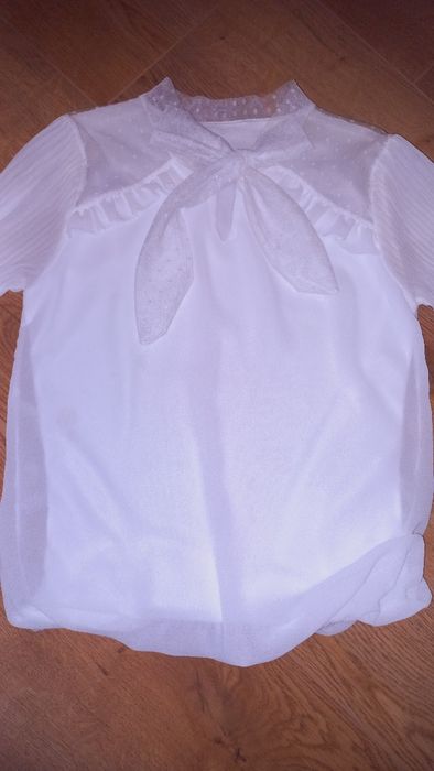 Шкільні речі для дівчинки