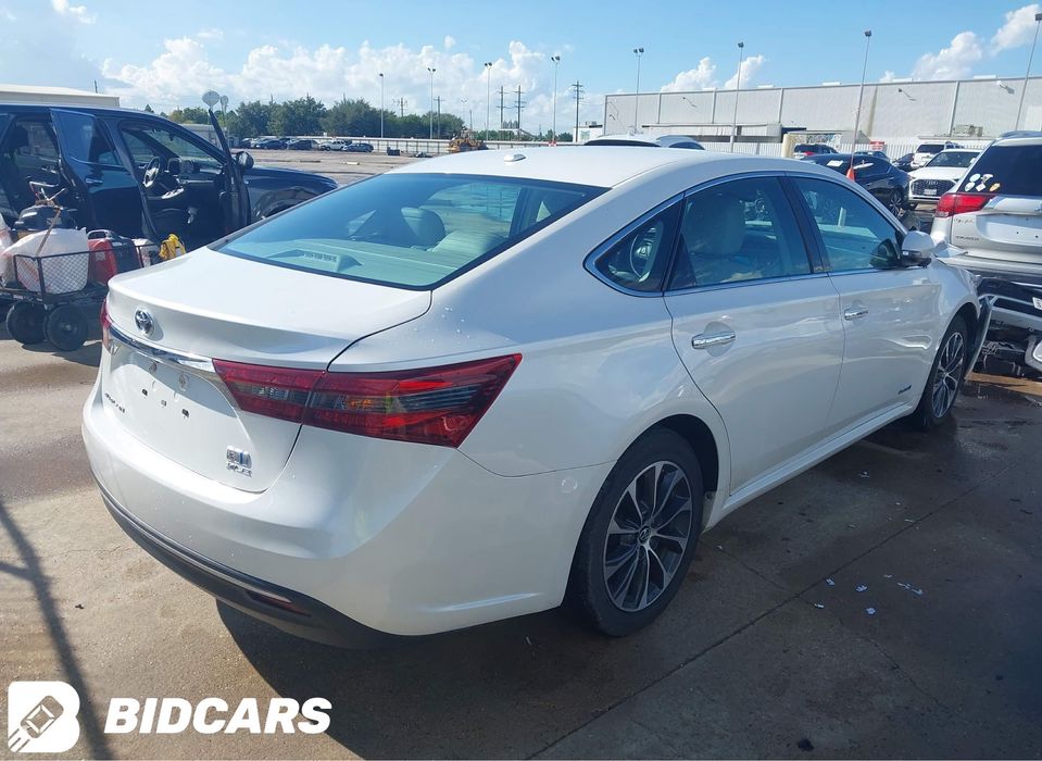 Toyota Avalon 2.5 гібрид