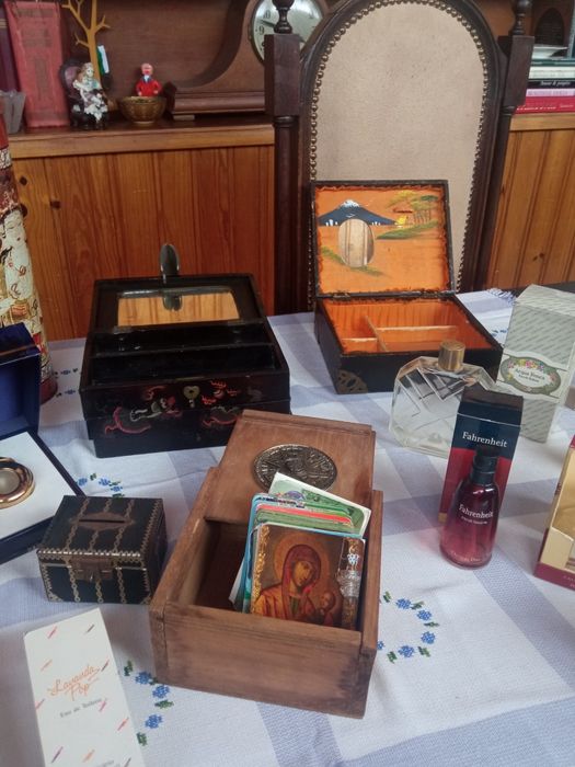 Vários Guarda - jóias e frasquinhos antigos (para desocupar)