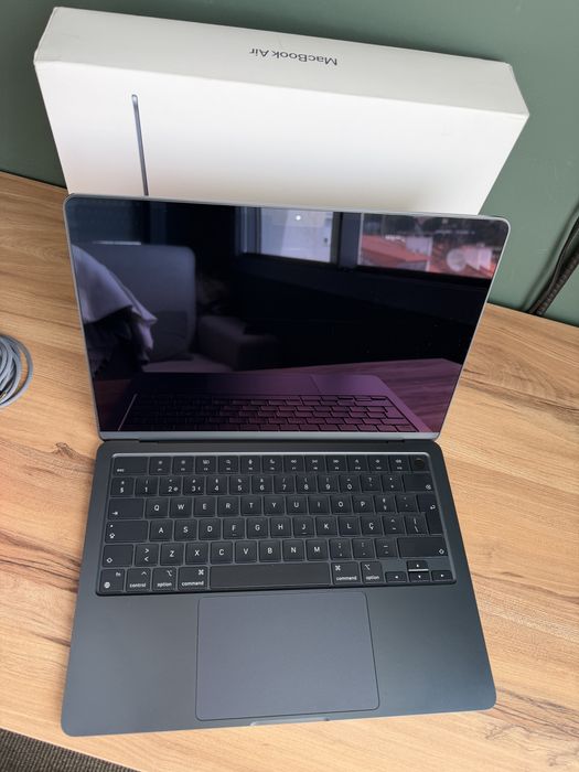 Macbook Air 13” M3 16Gb 512Gb C/Garantia ate 2027