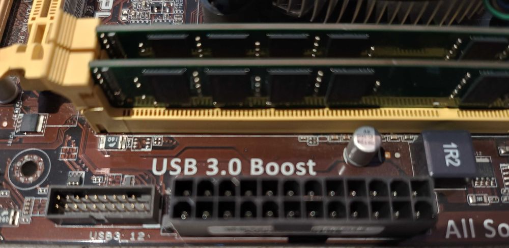 płyta główna + procesor i3 (4 generacja) + 2x4GB ram=8GB +gratis