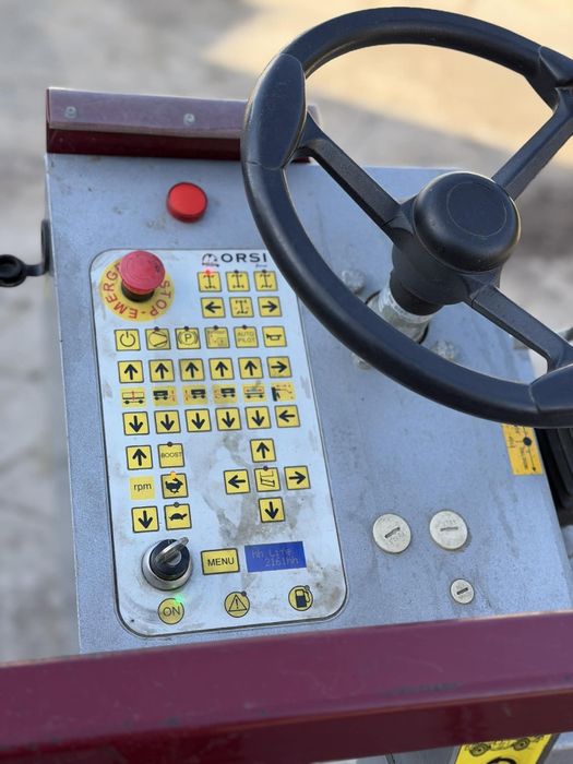 Platforma samojezdna orsi sadownicza