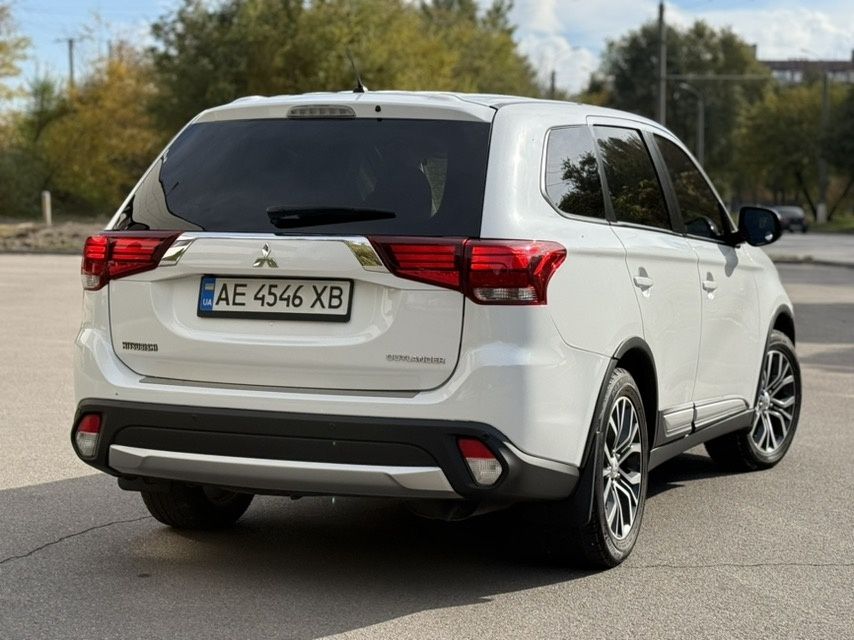 Продам Mitsubishi Outlander 2.4i gaz 2015