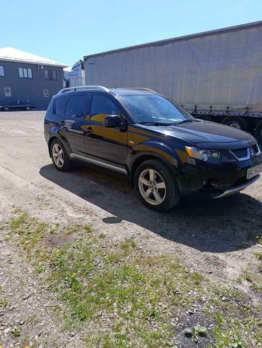 Продам Mitsubishi Outlander XL