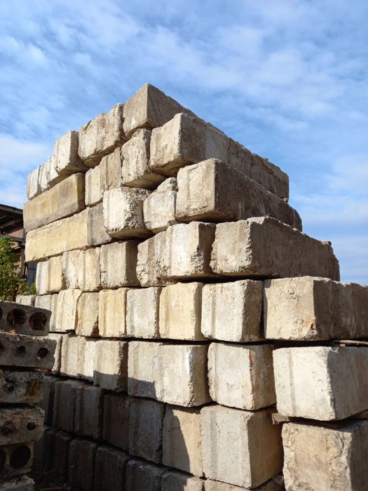 Плити перекриття,плити дорожні, блоки, перемички.