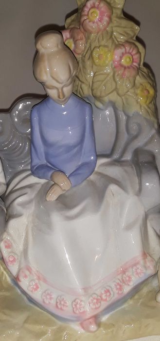 figurka porcelanowa scena rodzajowa