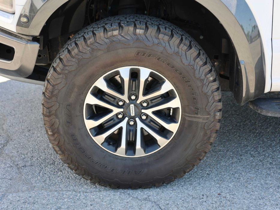 Ford F-150 Raptor      2020