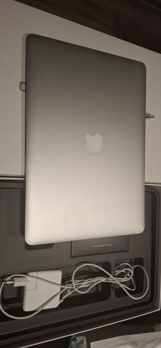 MacBook stanie salonowy