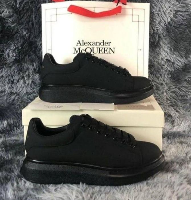 Alexander McQUEEN vários modelos e tamanhos