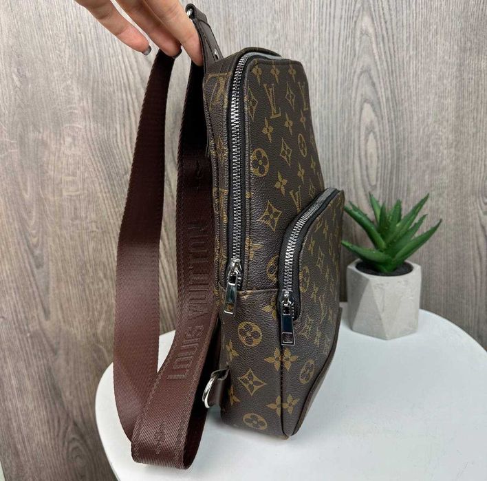 Мужская кожаная чоловіча сумка бананка слінг через плечо на грудь