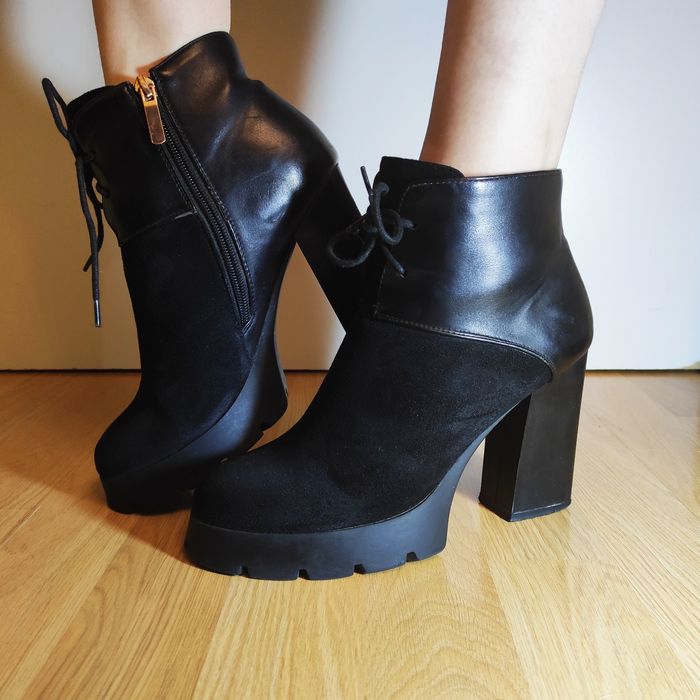 Женские сапоги на платформе 39 размер S. E. Lena