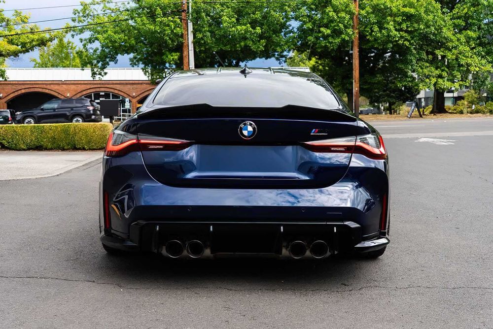 BMW M4      2021