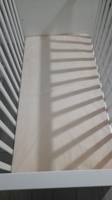 Łóżeczko dziecięce solidnie