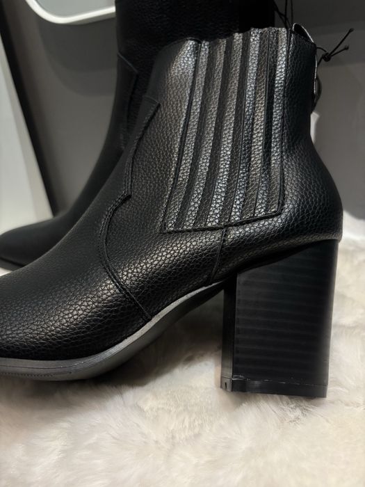 Czarne buty botki na obcasie słupku nowe z metką 38