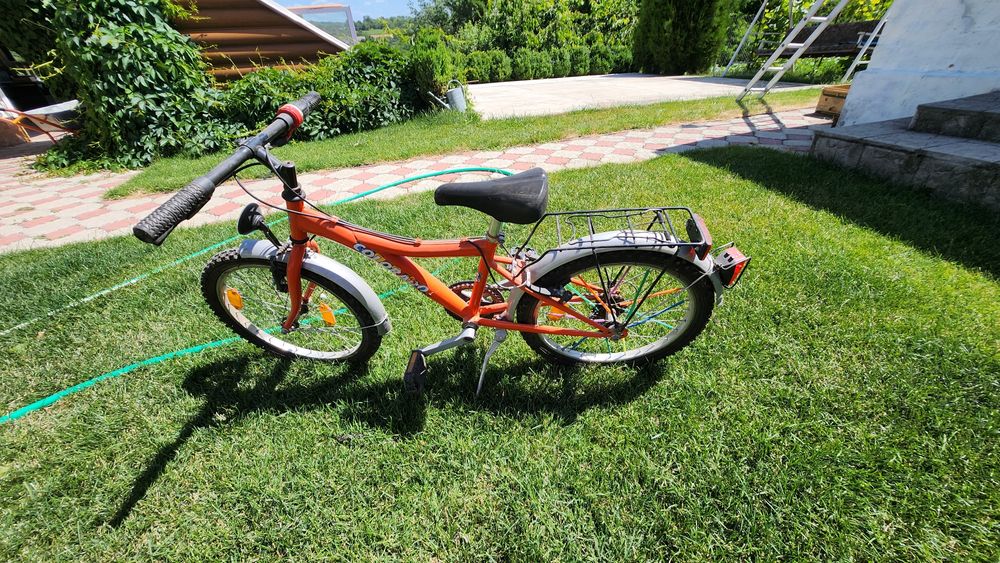 Дитячий велосипед в хорошому стані