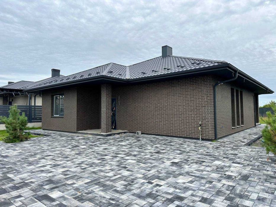 БЕЗ КОМІСІЇ ДЛЯ ПОКУПЦЯ ! ! ! Продам будинок з парканом по периметру