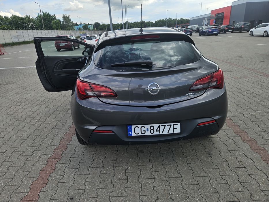 Opel Astra J 1.7 GTC 2012