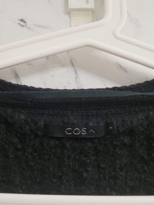 Kardigan 36 S M sweter płaszcz COS 100% wełna bouclé czarny guziki