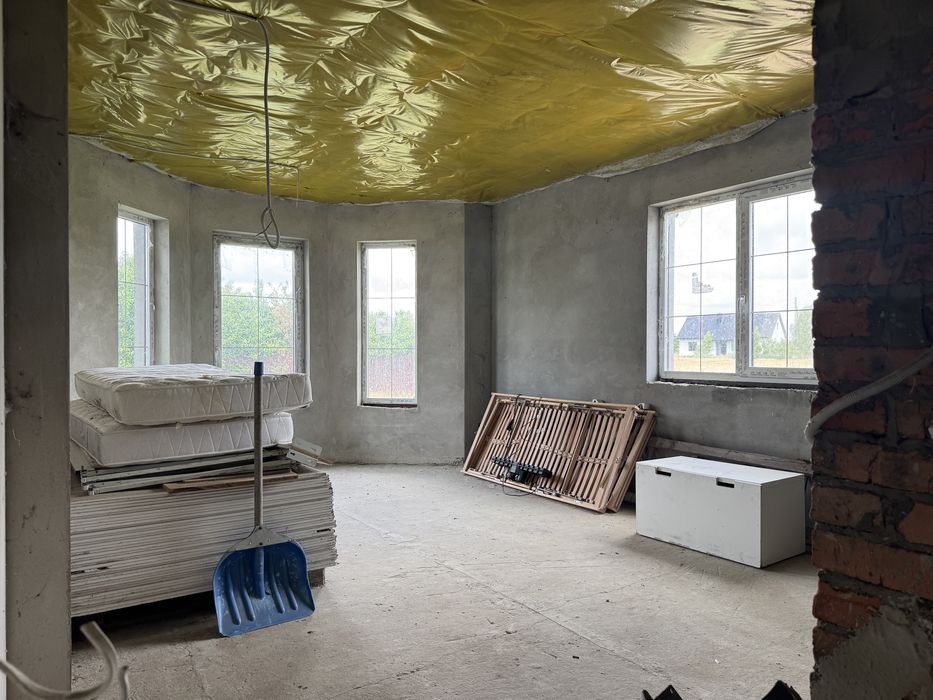 Продаж / будинок / коробка : с. Мощена/ 2 км від міста