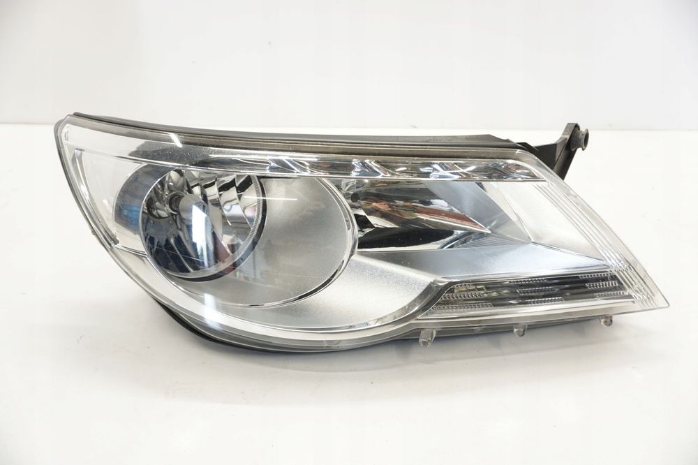 VW TIGUAN 5N LAMPA PRAWY PRZÓD ANGLIK 5N2941032H