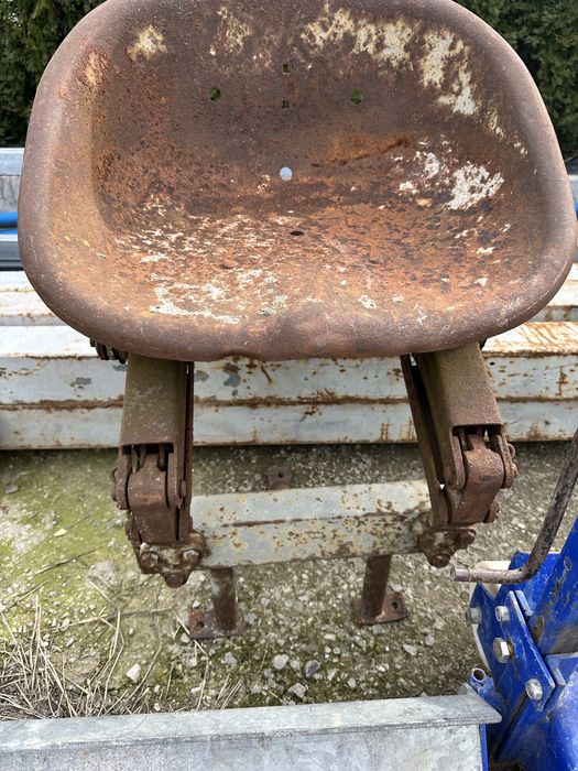 Fotel siedzisko ursus PRL c-330 C 360 retro traktor