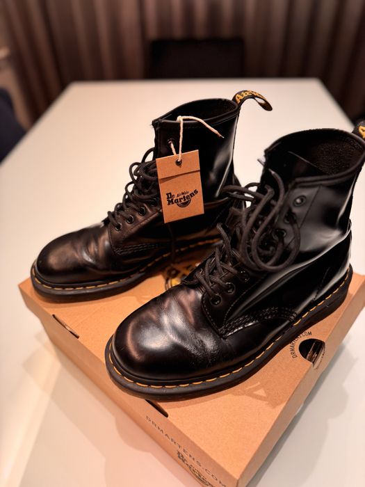 Dr. Martens (botas originais biqueira de aço)