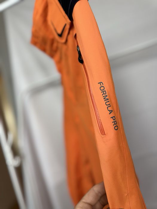 Topowa odzież Narciarska- spodnie, kurtki, komplety-Najlepsze marki