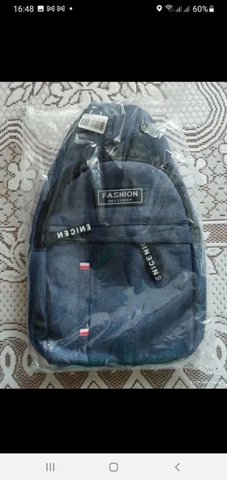 Bolsa de peito azul nova