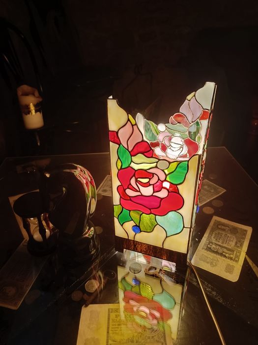 Lampa stołowa witrażowa