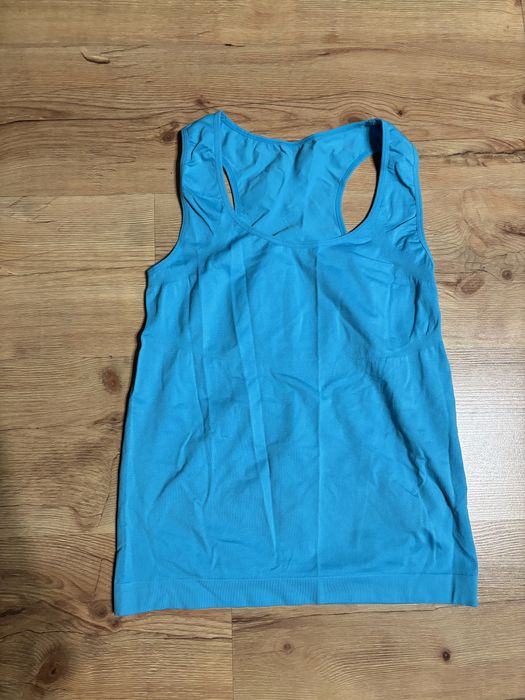 Turkusowa koszulka - top do ćwiczeń