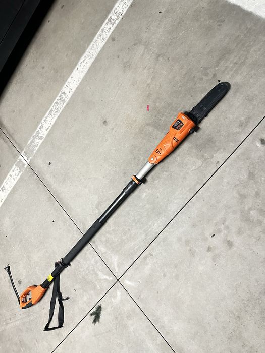 Eletroserra black+decker