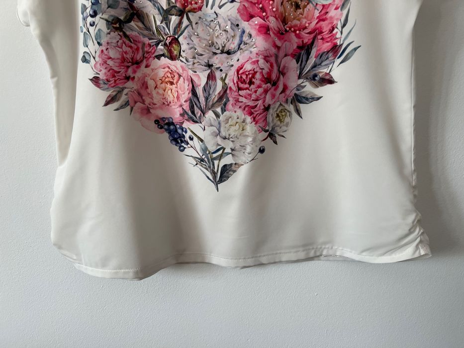 Biała bluzka z nadrukiem