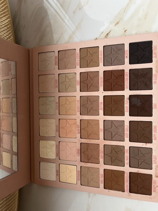 Paleta z cieniami do oczu