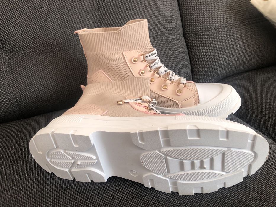 Buty pudrowy róż 40