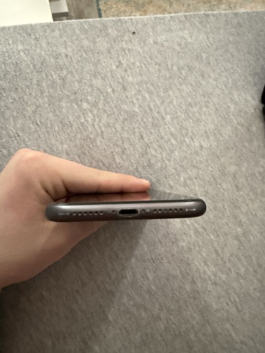 iphone 11 на 64 гб памʼяті
