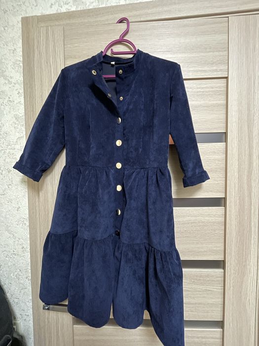 Сукня гарна на дівчинку.