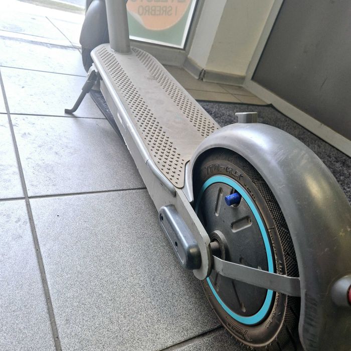 Hulajnoga MOTUS SCOOTY 10 2022 Nie laduje