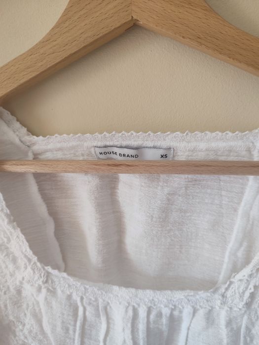 Biała bluzka crop top z długim rękawem House