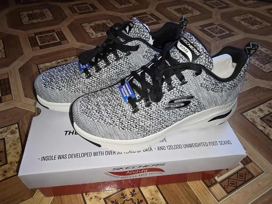 Кросівки skechers 42