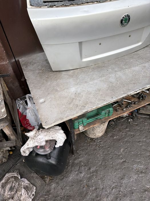 Крышка багажника ляда шкода фабия 2003год scoda fabia