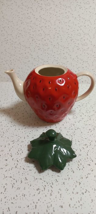 Чайник  у вигляді полуниці 1,9 л.