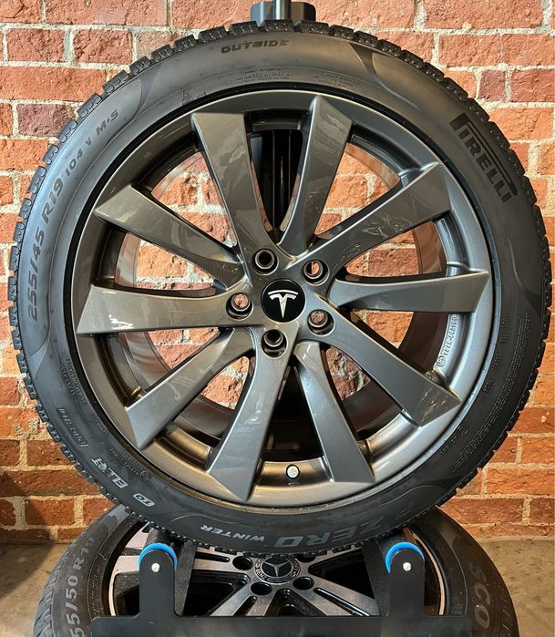Koła Zimowe 19 Tesla Y Long Range 255/45R19 Performance 2025 Pirelli