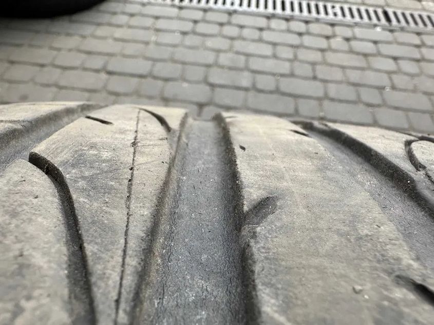 Opona Bridgestone Potenza RE050 - 255/40/19