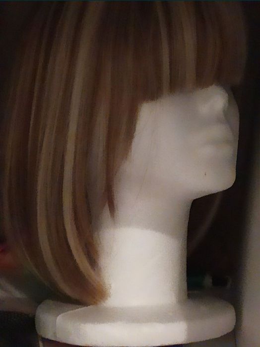 Peruka blond pasemka cosplay