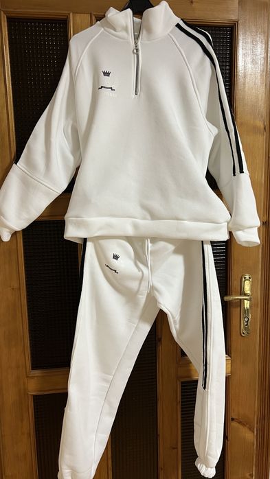 Продам теплий новий костюм